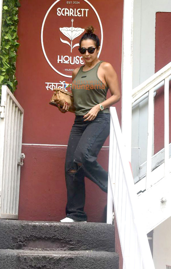 photos malaika arora and son arhaan khan spotted at a restaurant in bandra 6