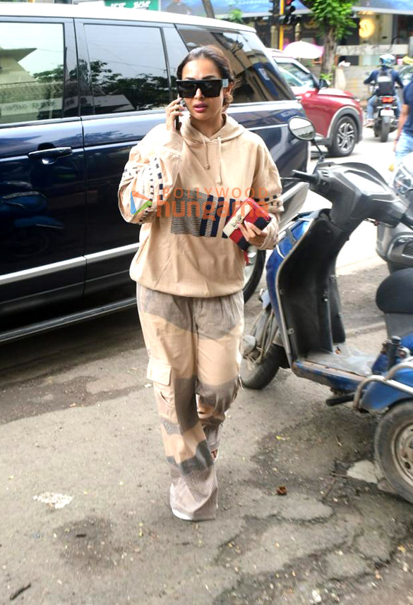 photos malaika arora snapped outside a salon in bandra 1 7