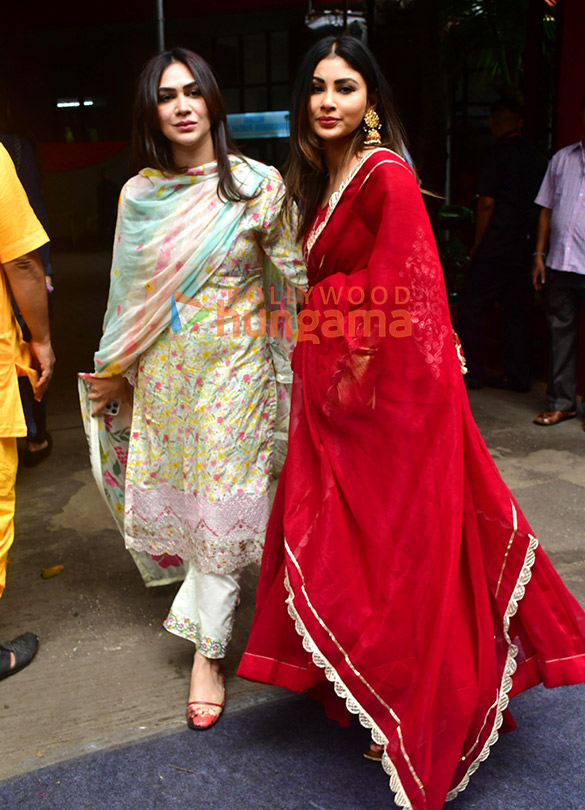 photos mouni roy and vanessa walia snapped at iskon temple in juhu 2