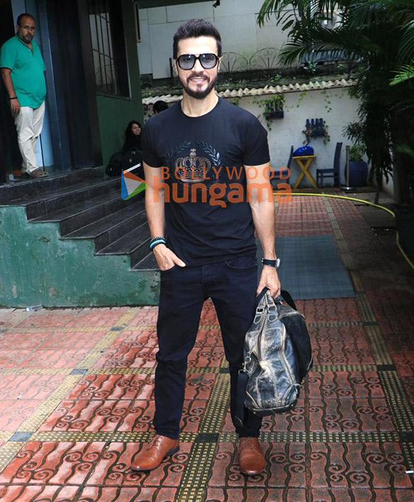 photos namashi chakraborty simratt kaur randhawa eklavya sood darshan kumaar and vivek agnihotri snapped promoting their film the bengal files 2