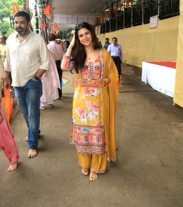 photos nimrat kaur snapped at gsb ganpati pandal 6