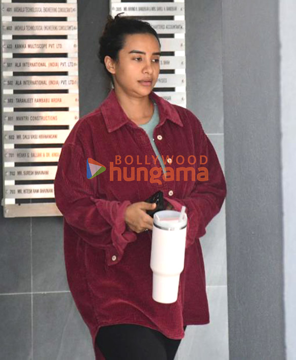 photos patralekha snapped outside a clinic in bandra 2