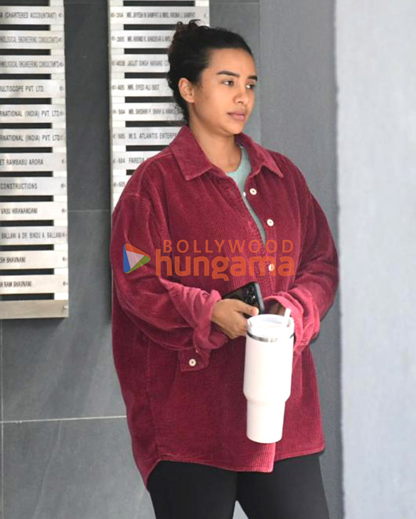 photos patralekha snapped outside a clinic in bandra 3