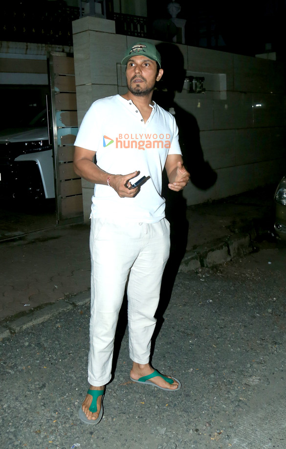photos randeep hooda snapped in bandra 1