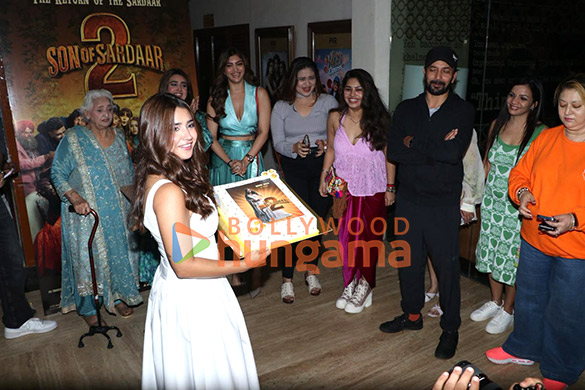 photos roshni walia akanksha puri deepak dobriyal and others grace the special screening of son of sardaar 2 1