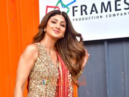 Photos: Shilpa Shetty snapped on sets of Super Dancer 5