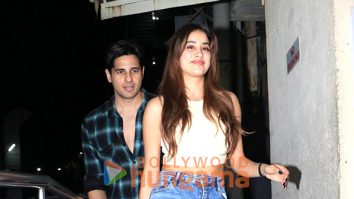 Photos: Sidharth Malhotra and Janhvi Kapoor snapped at PVR, Juhu
