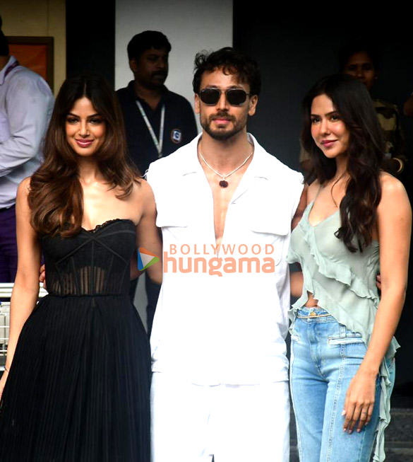 Photos: Tiger Shroff, Sonam Bajwa and Harnaaz Sandhu snapped at Kalina airport Photos: Tiger Shroff, Sonam Bajwa and Harnaaz Sandhu snapped at Kalina airport