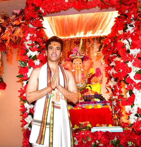 Photos: Tusshar Kapoor welcomes Ganpati Bappa at his home Photos: Tusshar Kapoor welcomes Ganpati Bappa at his home