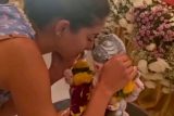 Ananya Panday saying bye to her Ganpati Bappa