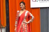 Shilpa Shetty in a festive attire on set