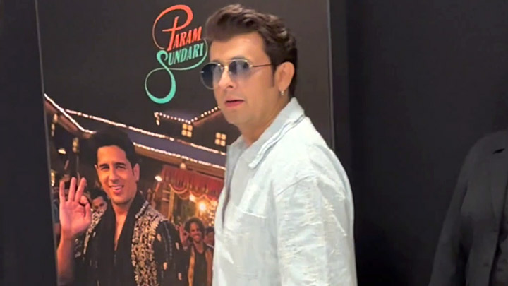 Legend singer Sonu Nigam spotted by media