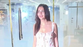 Tejasswi Prakash in a summery floral dress looking so fine