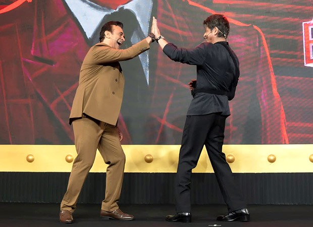 Shah Rukh Khan turns Zero’s failure into laughter at The Bads of Bollywood preview launch; says, “Gadha bana lena, mamu bana lena lekin bhagwan ke liye meri tarah Zero mat banana”