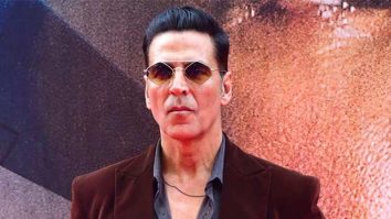 Akshay Kumar marks eco-friendly Ganesh visarjan on Haiwaan sets in Kochi