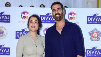 Akshay Kumar joins Ganesh Visarjan beach cleanliness drive with CM Devendra Fadnavis – fans call him the ‘real hero’