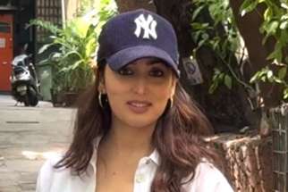 Cutest Yami Gautam Dhar having a sweet chit chat with peps