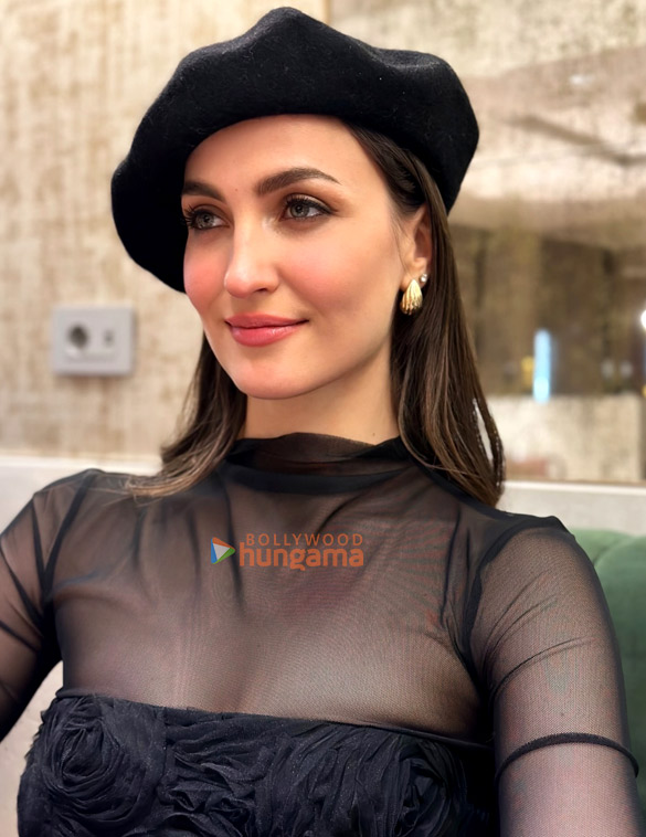 elli avrram 2 158
