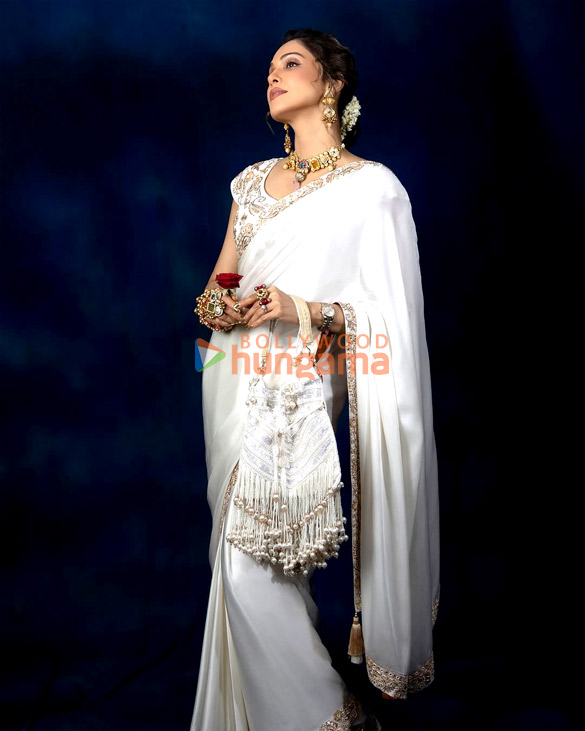 isha koppikar 2 4