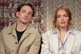 “She’s so… “: Olivia Cooke & Laurie Davidson on Robin Wright as a director