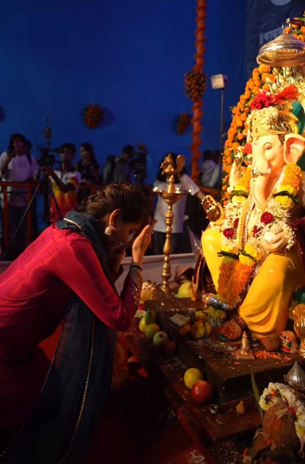 Nikita Dutta visits Mumbai’s iconic Ganpati Pandals on Ganeshotsav