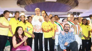 Photos: Aamir Khan and others graces the 4th Season of Ajivasan Act