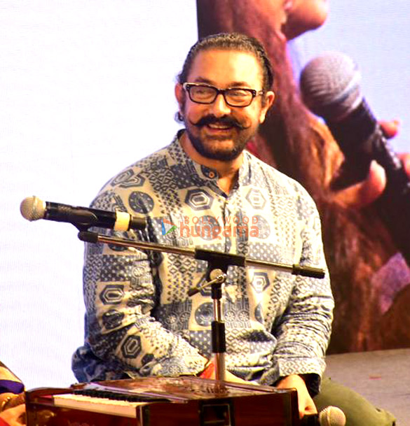 photos aamir khan graces the 4th season of ajivasan act 1