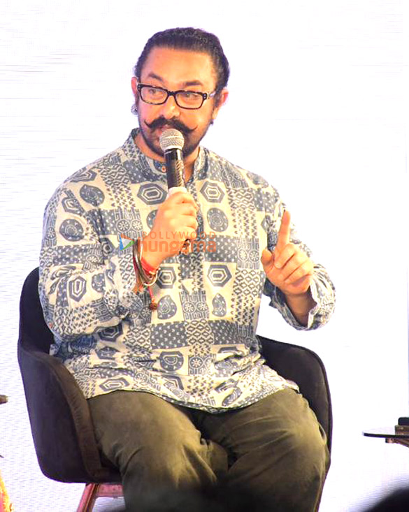photos aamir khan graces the 4th season of ajivasan act 4