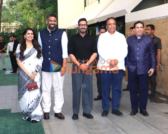 photos ajay devgn ashish chowdhry and others snapped at exhibition 9