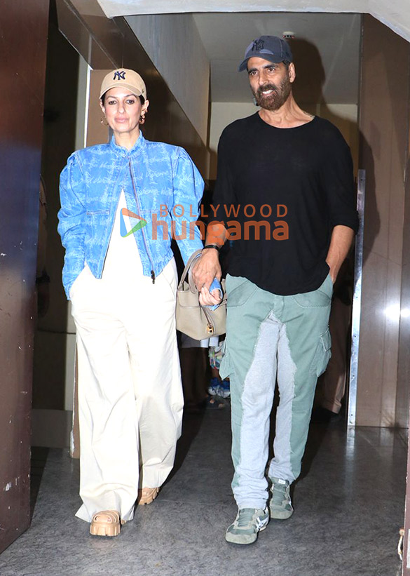 photos akshay kumar and twinkle khanna snapped at juhu pvr 1