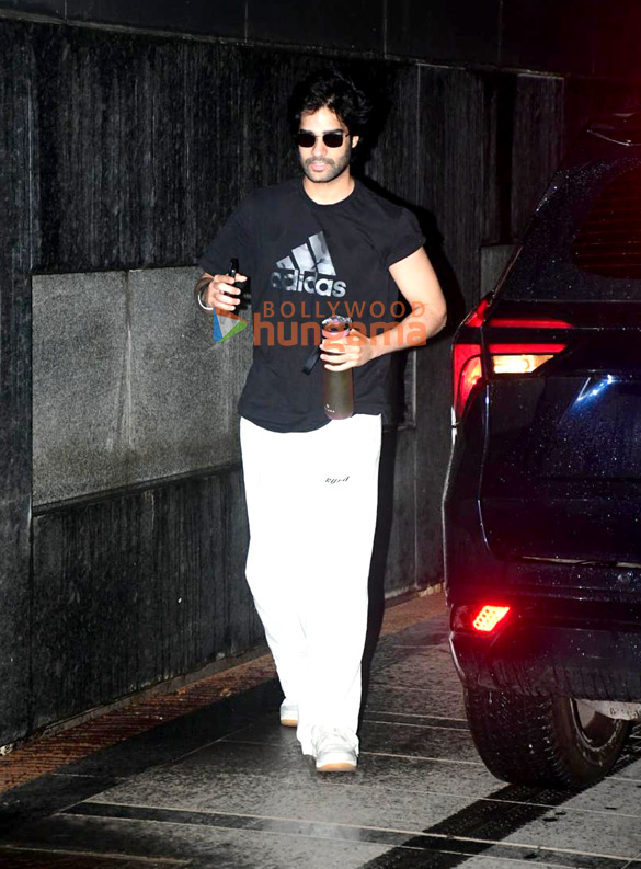 photos alaya f and aaman devgan snapped in bandra 5