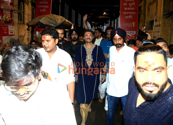 photos anil kapoor and sunita kapoor snapped at lalbaugcha raja 3