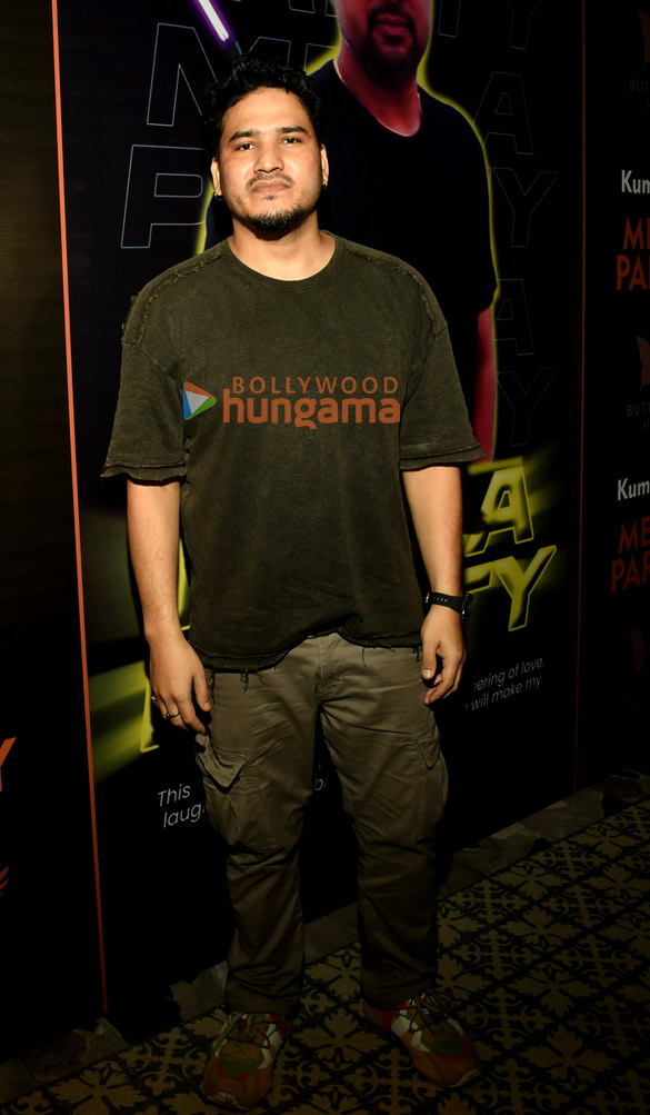 photos anu malik sunil grover rajat bedi and others grace lyricist kumaars birthday bash 9