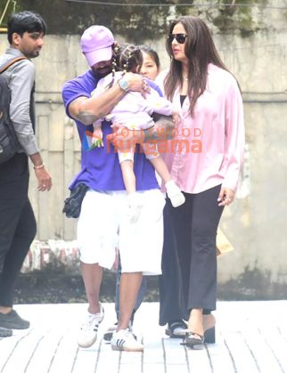 Photos: Bipasha Basu with husband spotted outside play group in Bandra Photos: Bipasha Basu with husband spotted outside play group in Bandra