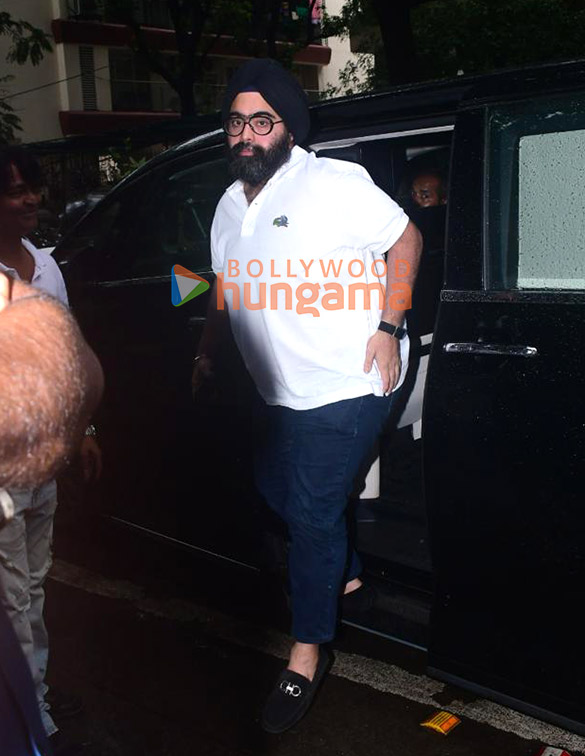 photos celebs attend pooja dadlanis mother in laws prayer meet 1