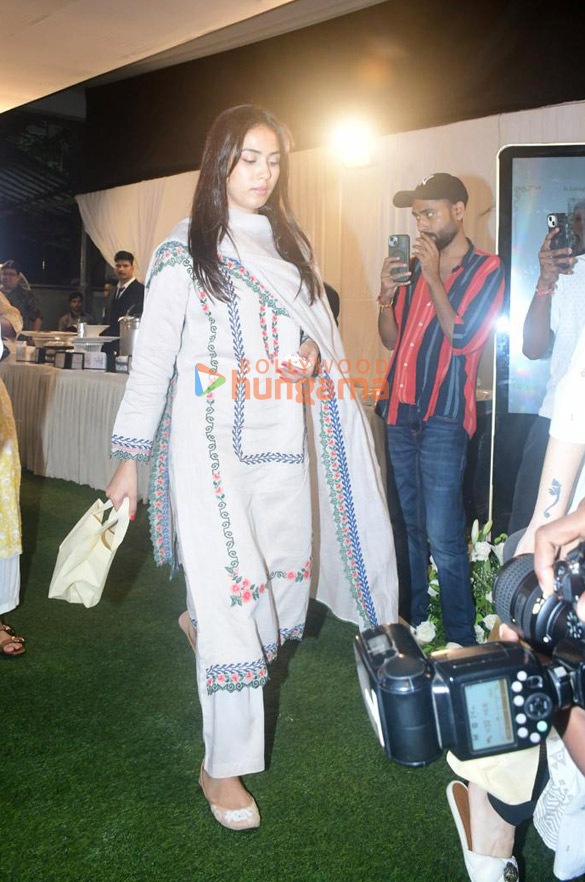 photos celebs attend pooja dadlanis mother in laws prayer meet 3 2