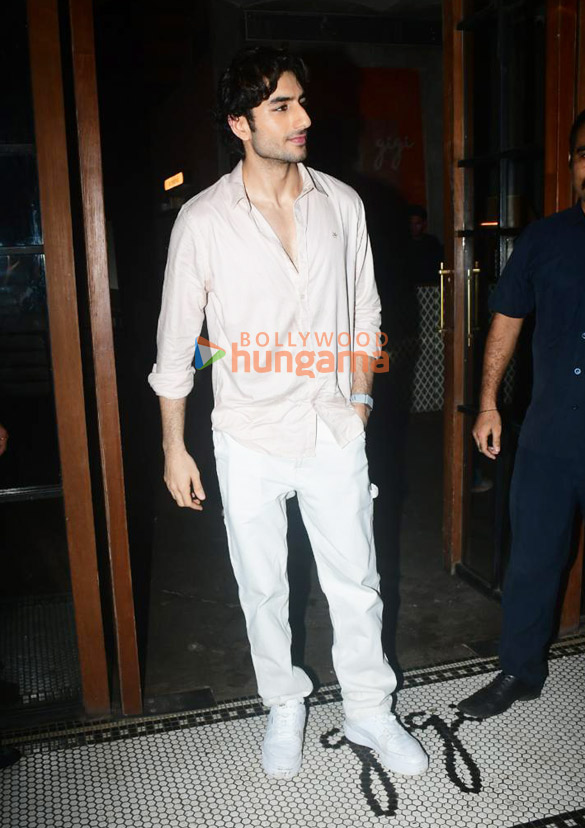 Photos: Ibrahim Ali Khan snapped in Bandra Photos: Ibrahim Ali Khan snapped in Bandra