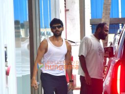 Photos: Kartik Aaryan snapped at T-Series office in Andheri Photos: Kartik Aaryan snapped at T-Series office in Andheri