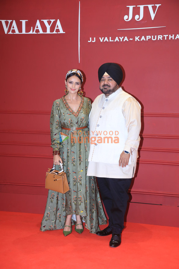 photos mahima choudhary raveena tandon jaaved jaaferi and others snapped at jj valaya store launch 25