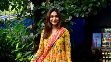 Photos: Mrunal Thakur snapped in Andheri