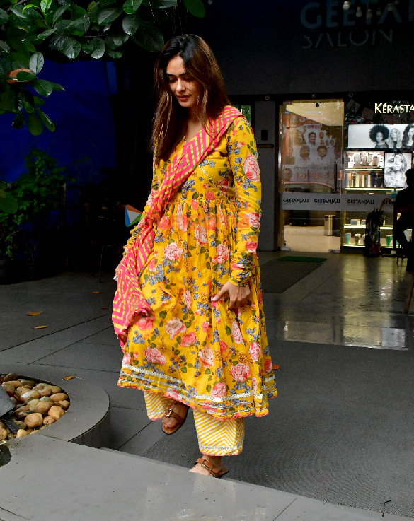 photos mrunal thakur snapped in andheri 2 10