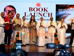 Photos: Poonam Dhillon, Mukesh Rishi, Tej Sapru and others graced the launch of Chaand Mishra’s book ‘Toofano Mein Tohfa’