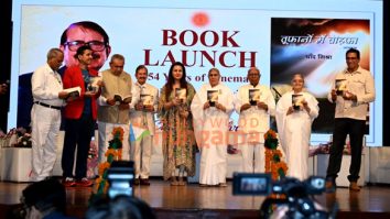 Photos: Poonam Dhillon, Mukesh Rishi, Tej Sapru and others graced the launch of Chaand Mishra’s book ‘Toofano Mein Tohfa’
