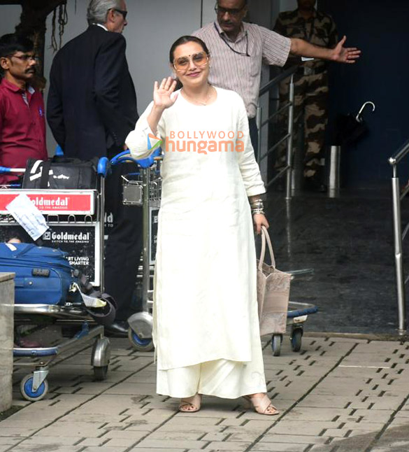 photos rani mukerji karan johar and apoorva mehta snapped at kalina airport 1