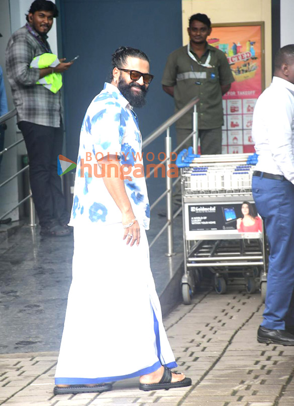 photos rishab shetty snapped at kalina airport 4