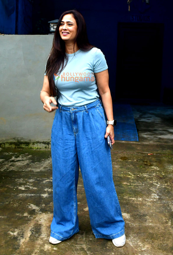 photos shweta tiwari snapped outside a dance class 5
