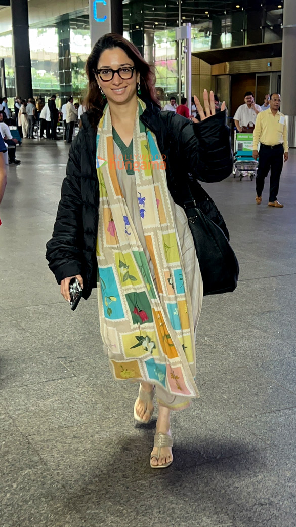 photos tamannaah bhatia mira rajput kapoor and jasmin bhasin snapped at the airport 1