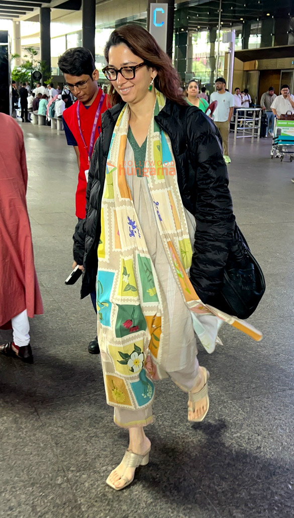 photos tamannaah bhatia mira rajput kapoor and jasmin bhasin snapped at the airport 4