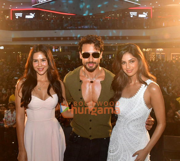 photos tiger shroff sonam bajwa and harnaaz sandhu snapped as they officially open the advance booking of baaghi 4 1 photos tiger shroff sonam bajwa and harnaaz sandhu snapped as they officially open the advance booking of baaghi 4 1