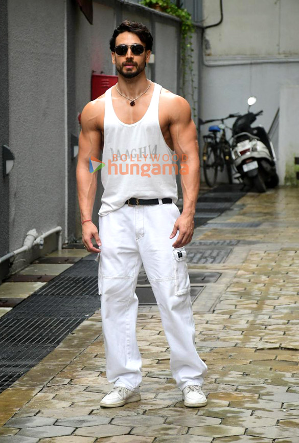 Photos: Tiger Shroff snapped in Bandra Photos: Tiger Shroff snapped in Bandra